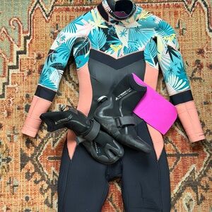 Roxy Floral Wetsuit with Booties
